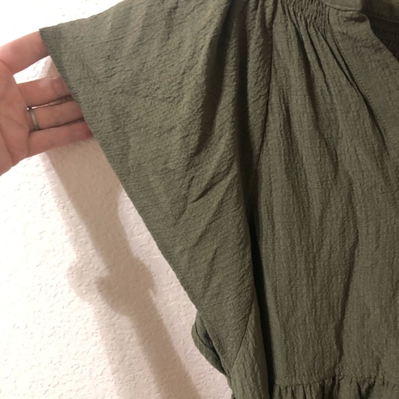 Calvin Klein Flutter Short Sleeve Tiered Gauze Midi Dress in Forest Green Size 4 - Picture 2 of 7